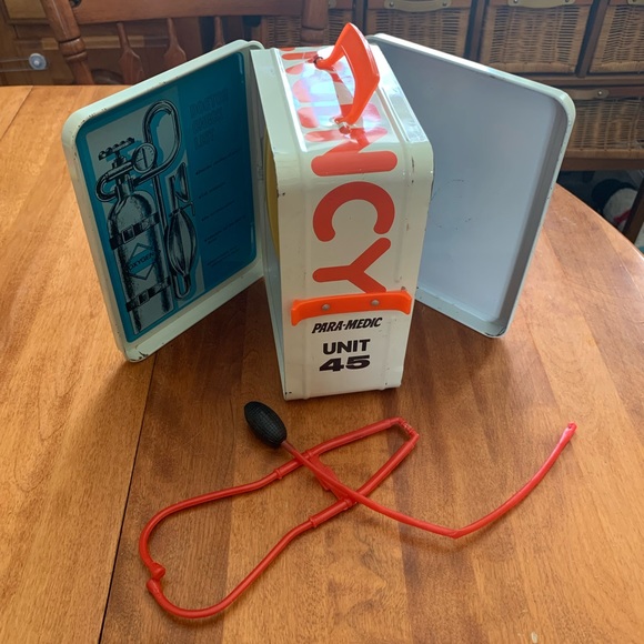 Vintage Ohio Art Unit 45 Para-Medic Toy Kit - Picture 10 of 11